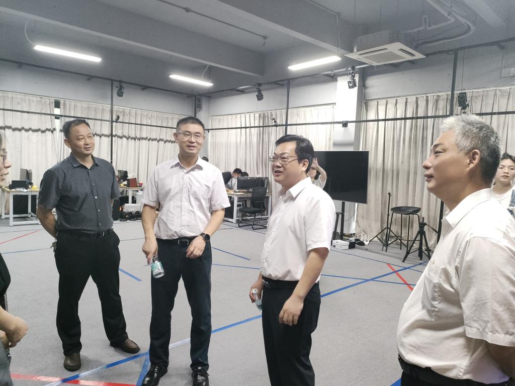 猫咪免费人成网站在线观看